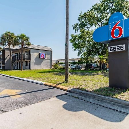 Motel 6 Tampa Near Fairgrounds - Casino โอเรียนท์พาร์ก ภายนอก รูปภาพ